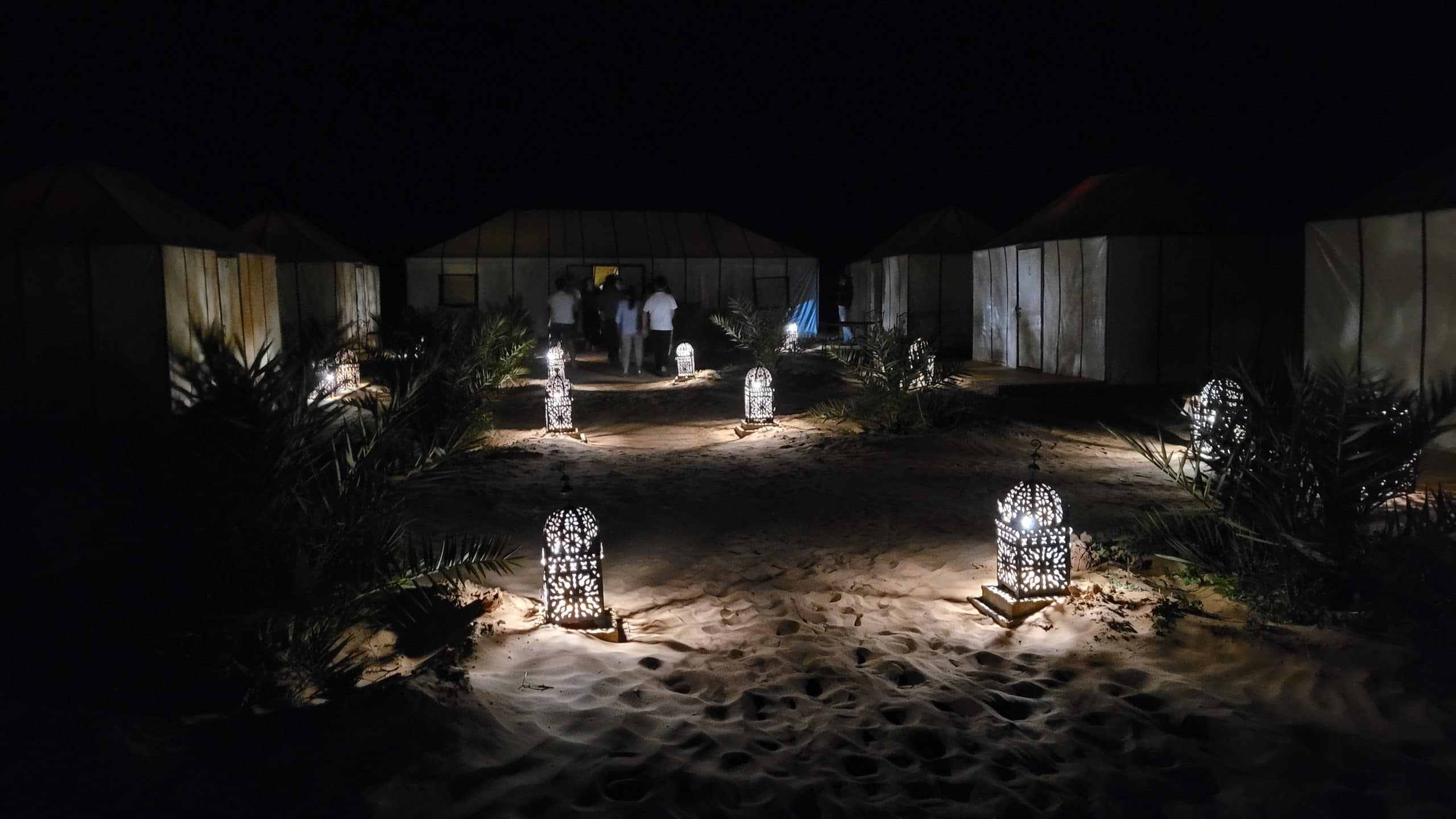 camp-desert